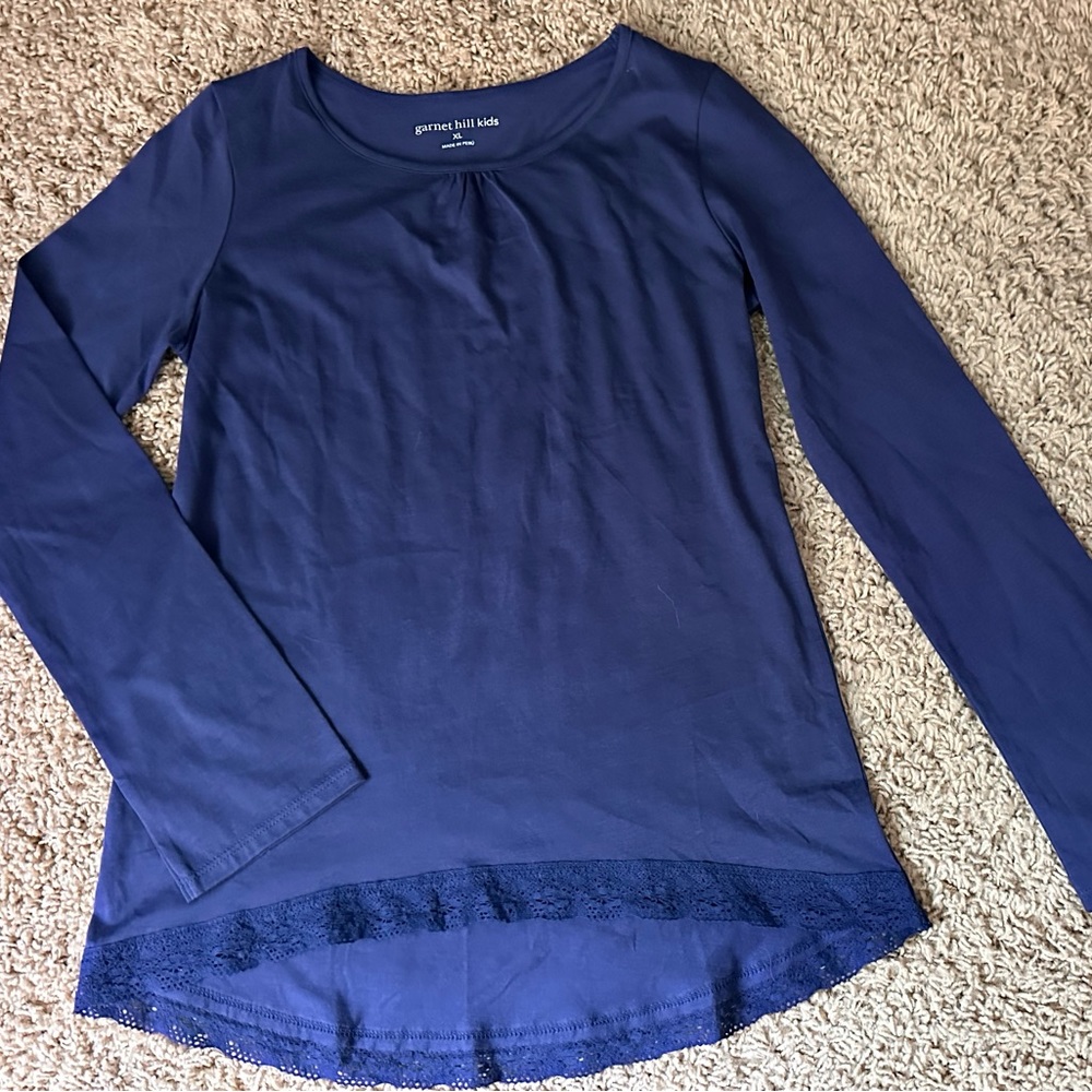 Garnet Hill girls lace trim long sleeve tee